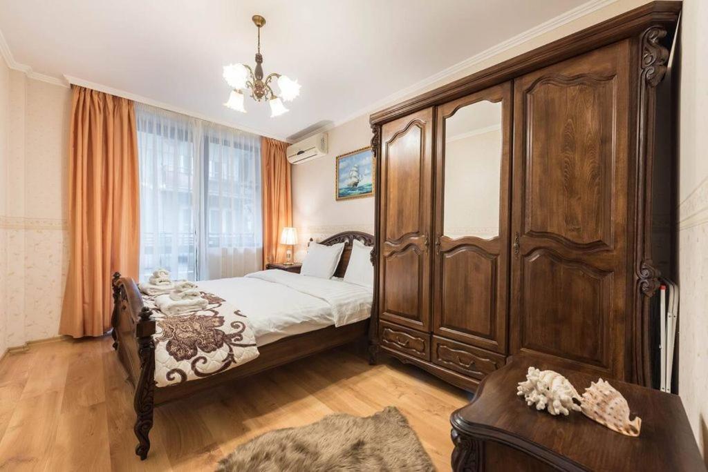 Vazov Residence , Two Bedroom Top Centre Apartment Varna Exterior foto