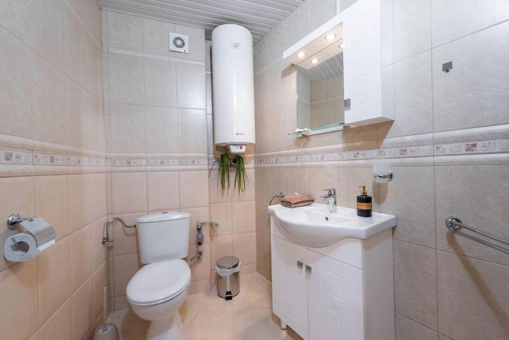 Vazov Residence , Two Bedroom Top Centre Apartment Varna Exterior foto